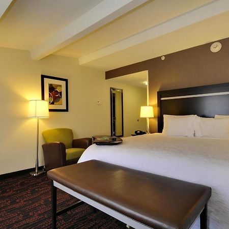 Hampton Inn Jericho - Westbury Екстериор снимка