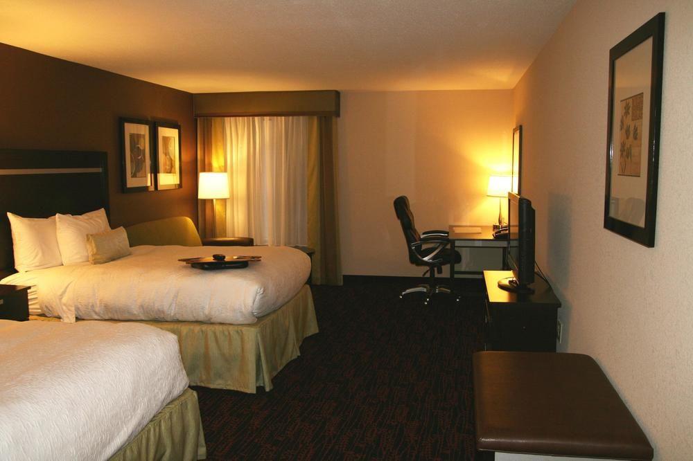 Hampton Inn Jericho - Westbury Екстериор снимка