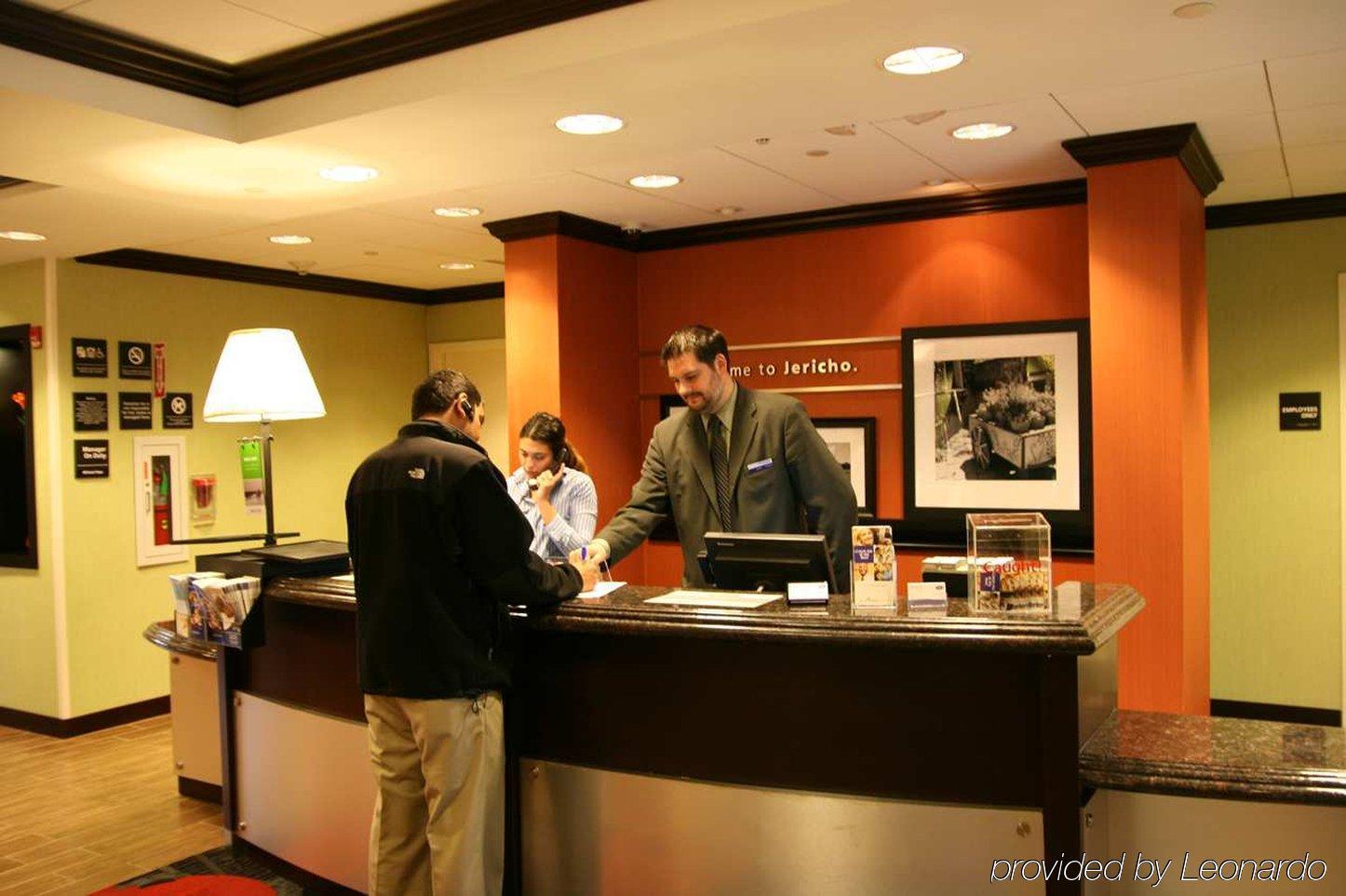 Hampton Inn Jericho - Westbury Интериор снимка