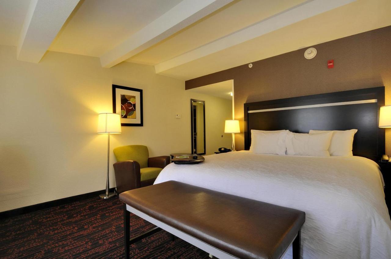 Hampton Inn Jericho - Westbury Екстериор снимка