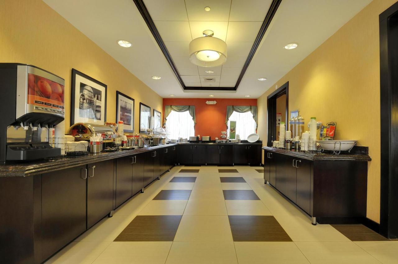 Hampton Inn Jericho - Westbury Екстериор снимка