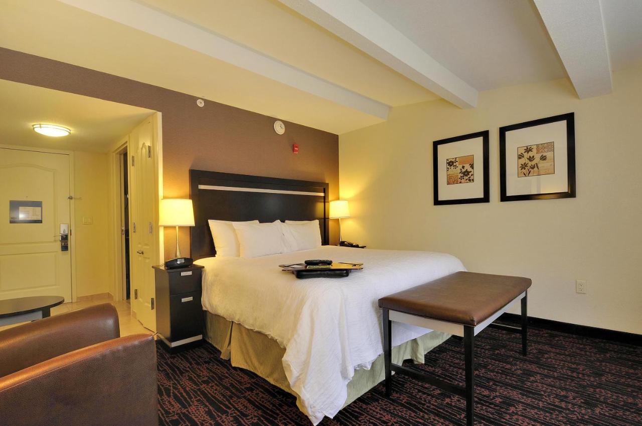 Hampton Inn Jericho - Westbury Екстериор снимка