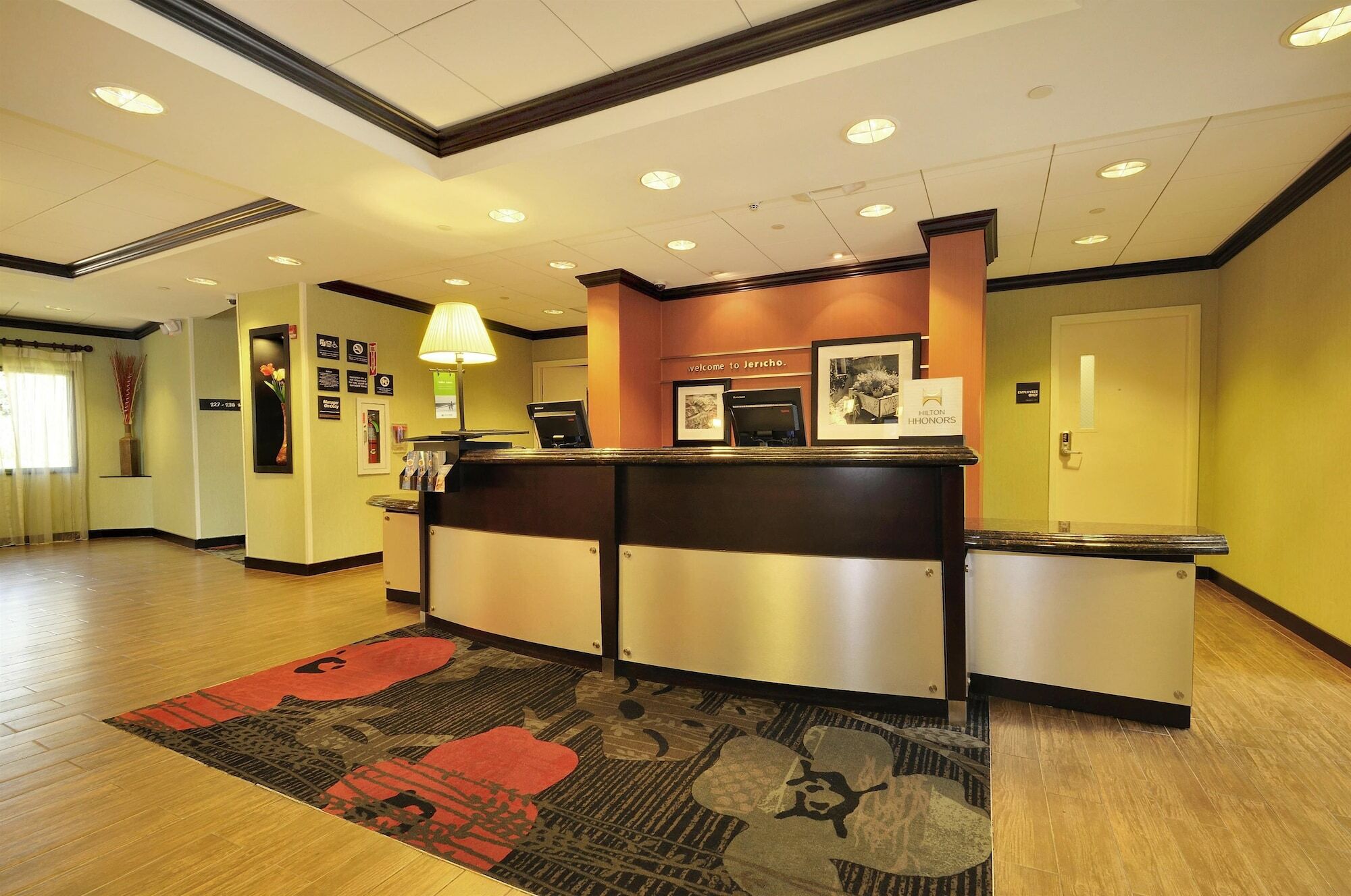 Hampton Inn Jericho - Westbury Екстериор снимка