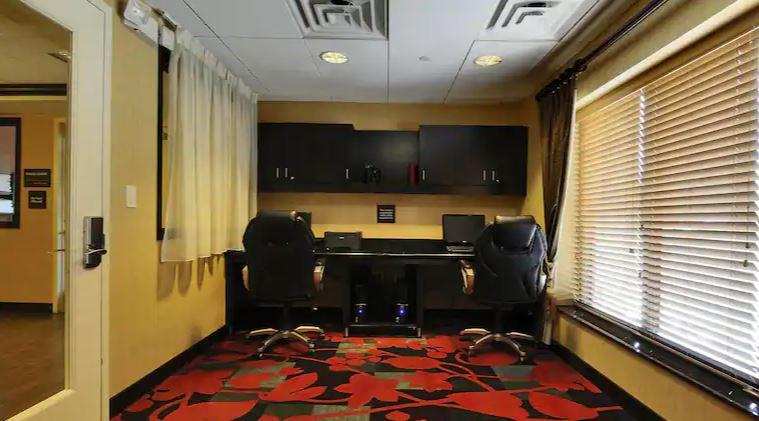 Hampton Inn Jericho - Westbury Екстериор снимка